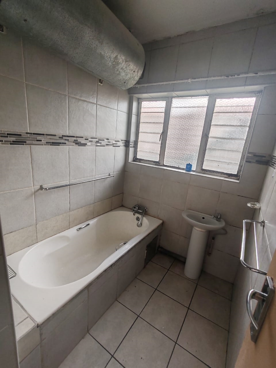 To Let 2 Bedroom Property for Rent in Florida Gauteng