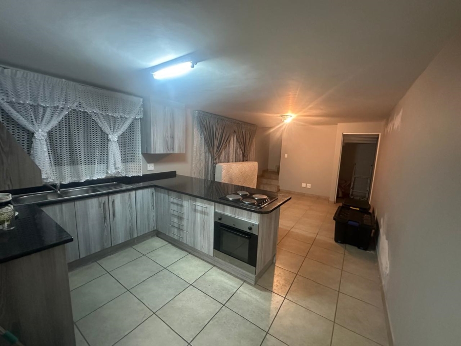 To Let 2 Bedroom Property for Rent in Greymont Gauteng
