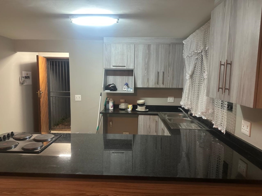 To Let 2 Bedroom Property for Rent in Greymont Gauteng