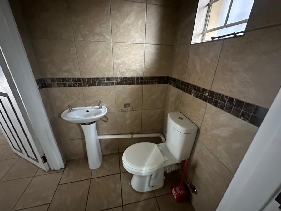 To Let 2 Bedroom Property for Rent in Greymont Gauteng