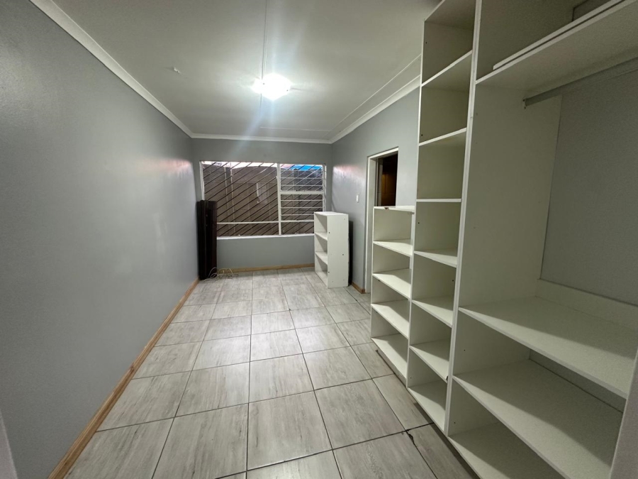 To Let 2 Bedroom Property for Rent in Greymont Gauteng