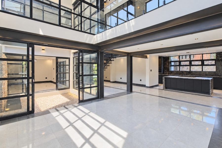 6 Bedroom Property for Sale in Waterkloof Estate Gauteng