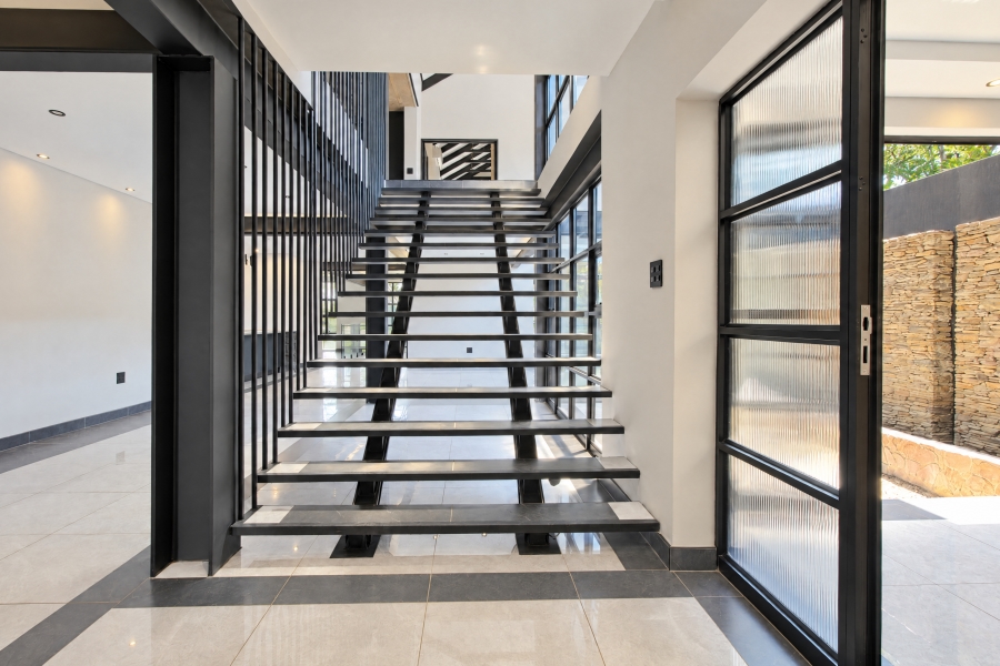 6 Bedroom Property for Sale in Waterkloof Estate Gauteng