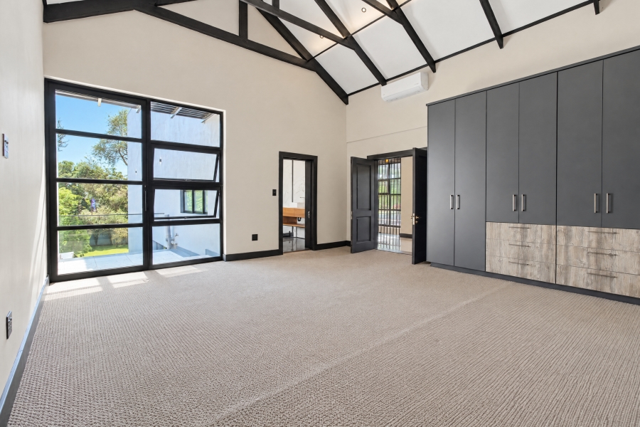 6 Bedroom Property for Sale in Waterkloof Estate Gauteng