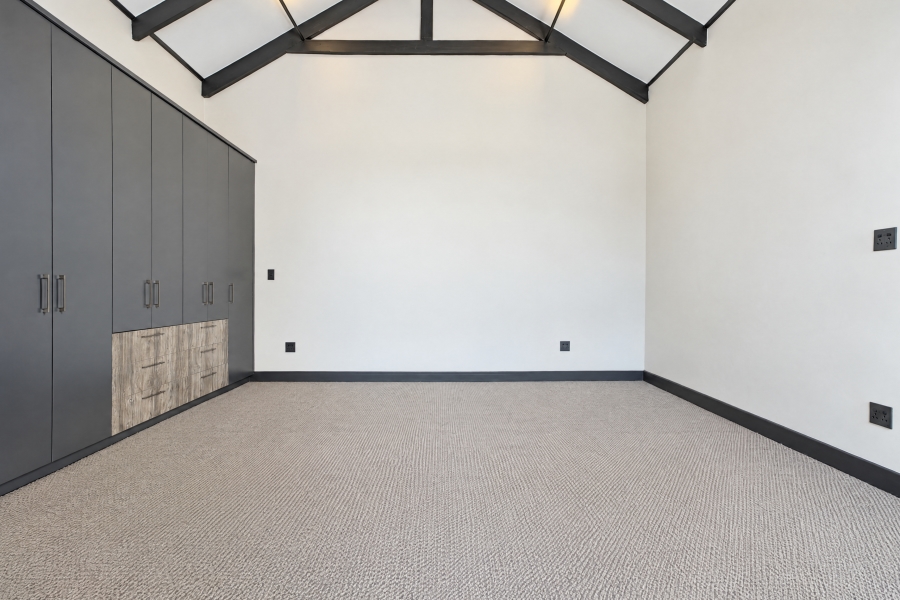 6 Bedroom Property for Sale in Waterkloof Estate Gauteng
