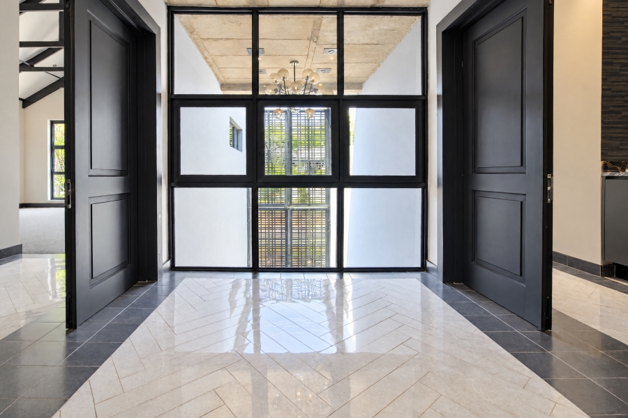 6 Bedroom Property for Sale in Waterkloof Estate Gauteng