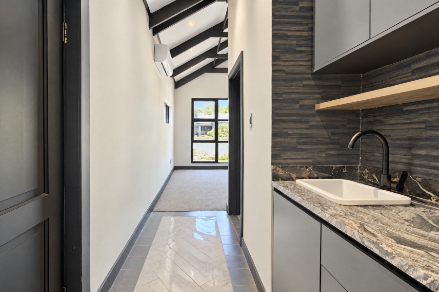 6 Bedroom Property for Sale in Waterkloof Estate Gauteng