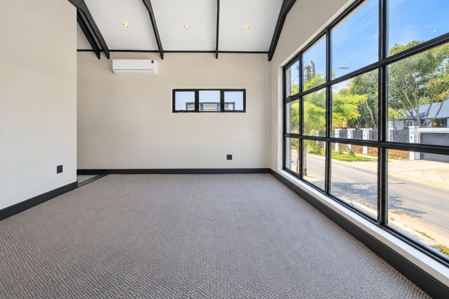 6 Bedroom Property for Sale in Waterkloof Estate Gauteng