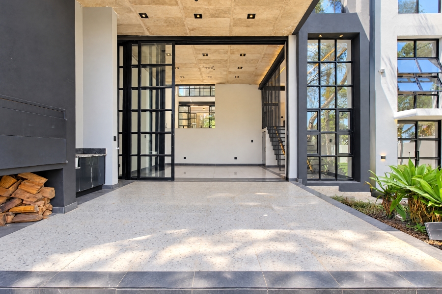 6 Bedroom Property for Sale in Waterkloof Estate Gauteng