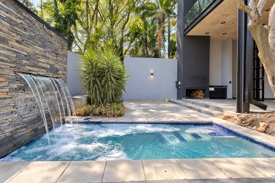 6 Bedroom Property for Sale in Waterkloof Estate Gauteng