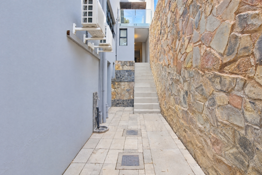 6 Bedroom Property for Sale in Waterkloof Estate Gauteng