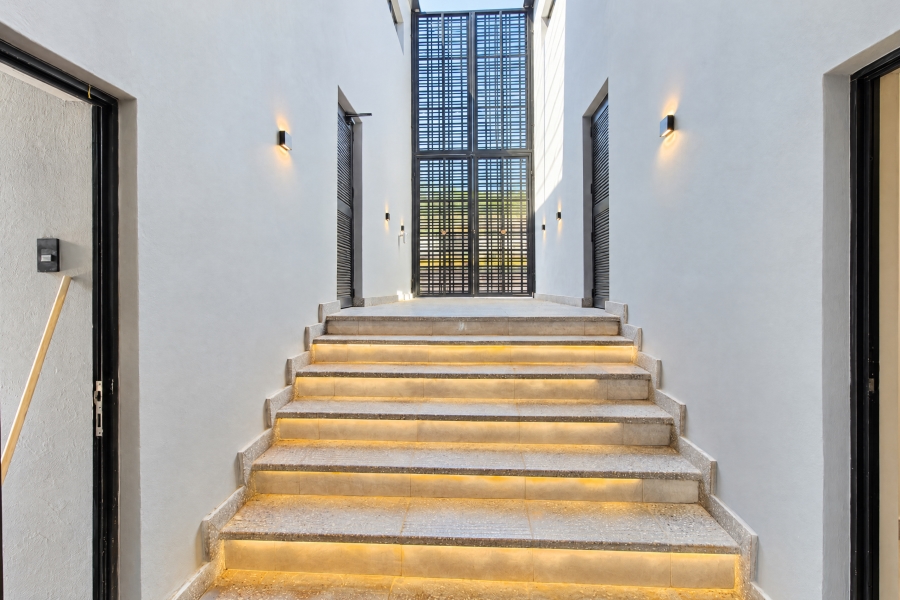 6 Bedroom Property for Sale in Waterkloof Estate Gauteng