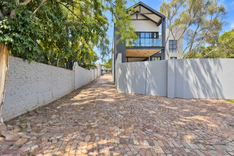 6 Bedroom Property for Sale in Waterkloof Estate Gauteng