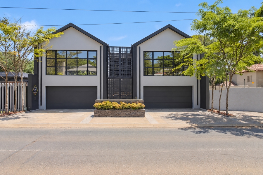6 Bedroom Property for Sale in Waterkloof Estate Gauteng