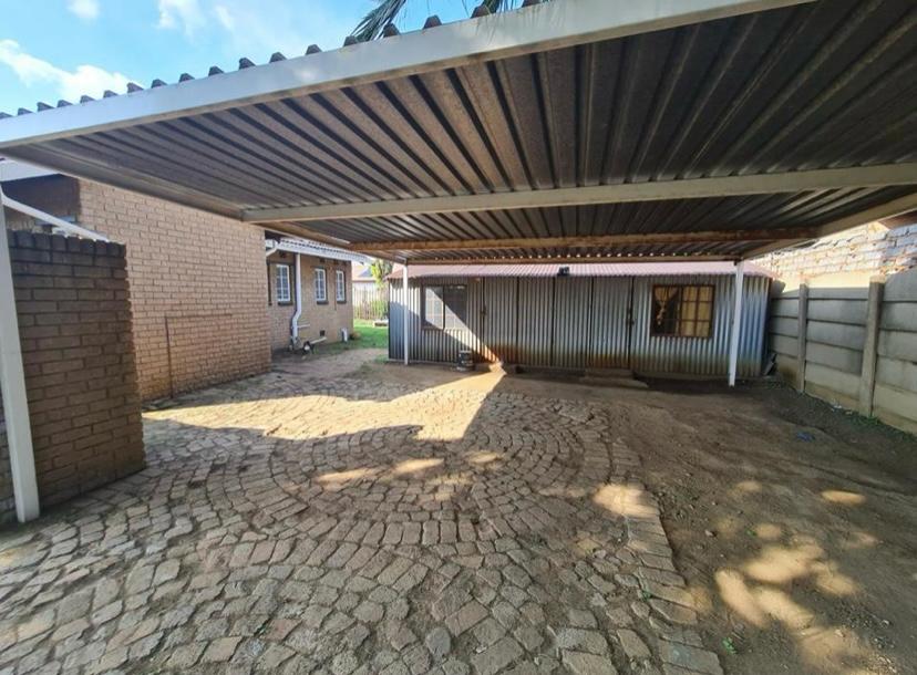 2 Bedroom Property for Sale in Klippoortje Gauteng