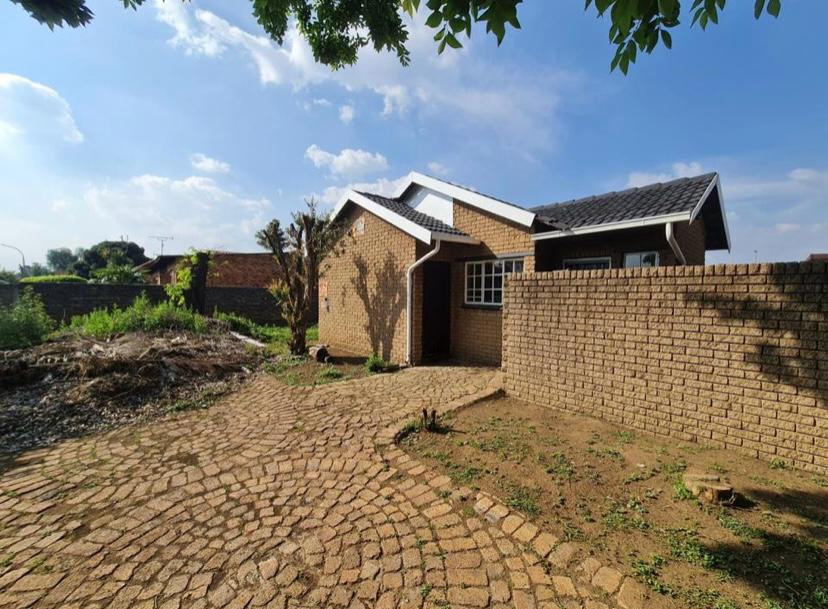 2 Bedroom Property for Sale in Klippoortje Gauteng