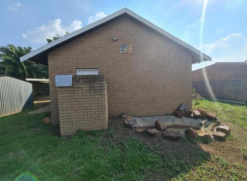 2 Bedroom Property for Sale in Klippoortje Gauteng