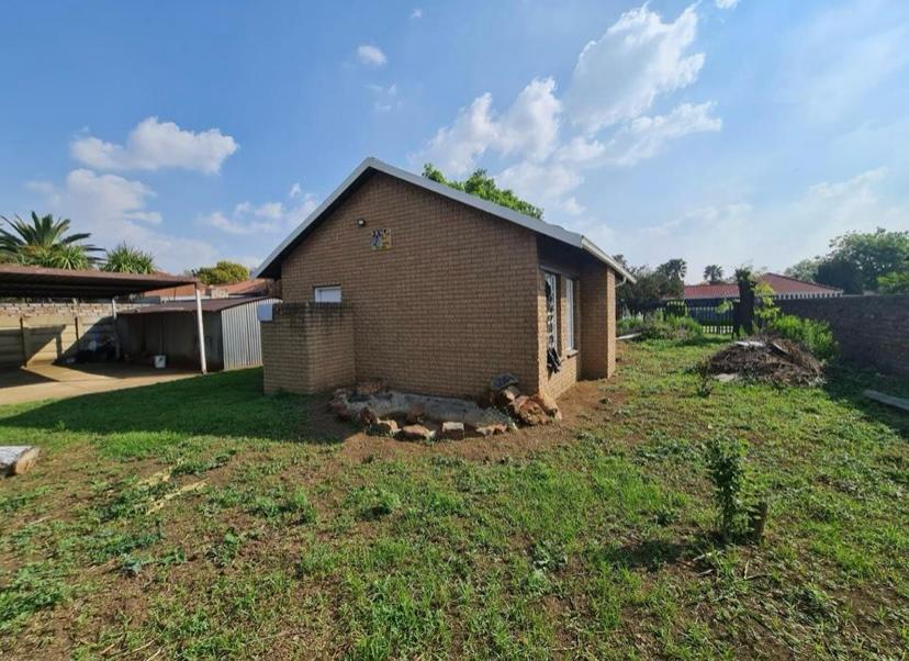 2 Bedroom Property for Sale in Klippoortje Gauteng