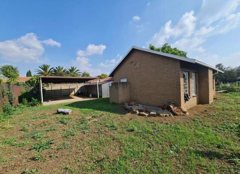 2 Bedroom Property for Sale in Klippoortje Gauteng