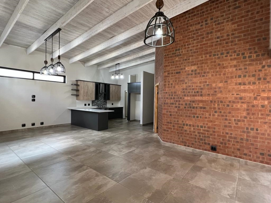 To Let 3 Bedroom Property for Rent in Waverley Gauteng