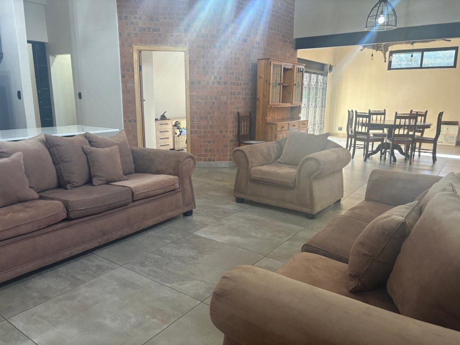 To Let 3 Bedroom Property for Rent in Waverley Gauteng