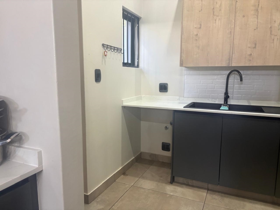 To Let 3 Bedroom Property for Rent in Waverley Gauteng