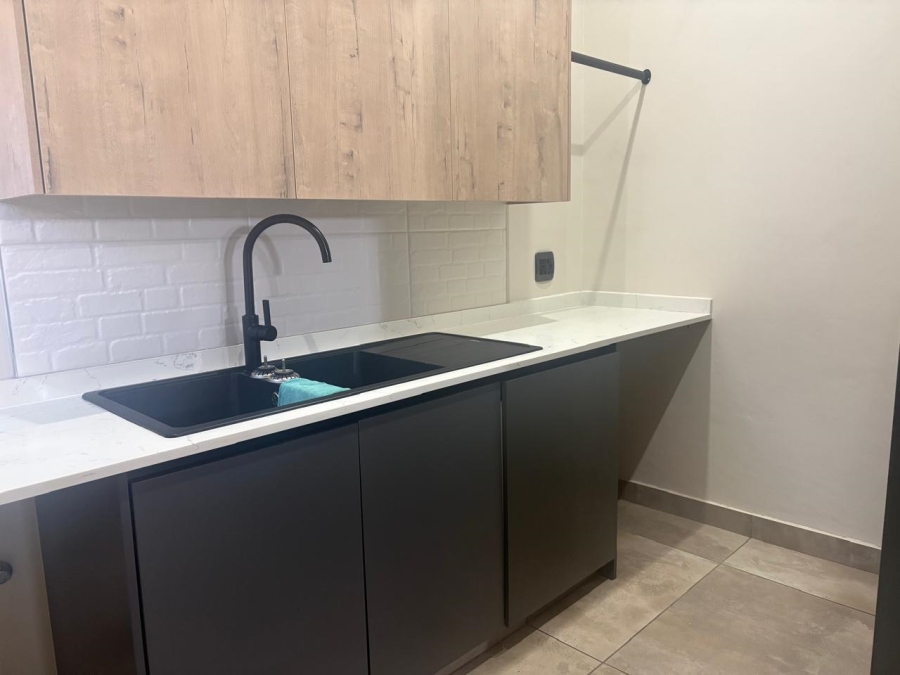 To Let 3 Bedroom Property for Rent in Waverley Gauteng