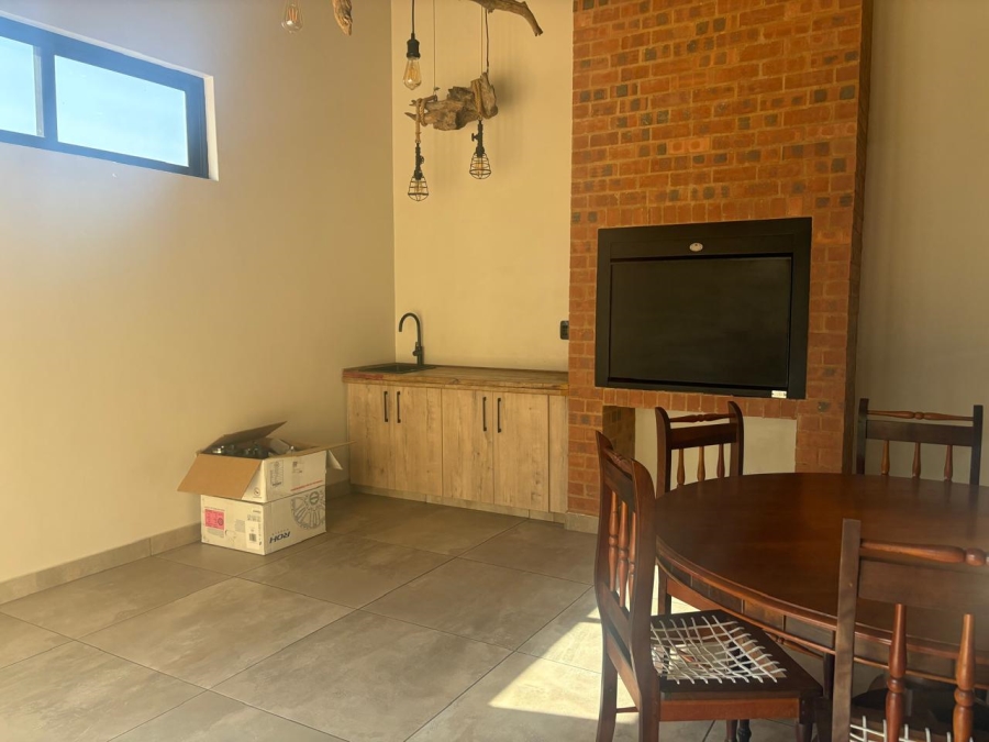 To Let 3 Bedroom Property for Rent in Waverley Gauteng