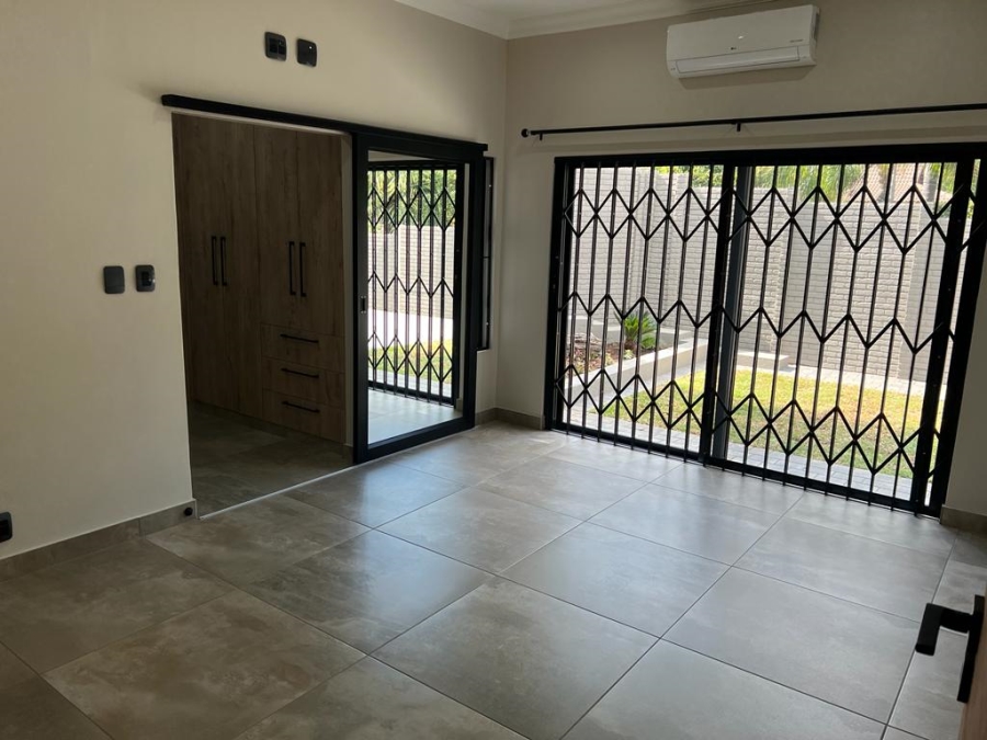 To Let 3 Bedroom Property for Rent in Waverley Gauteng