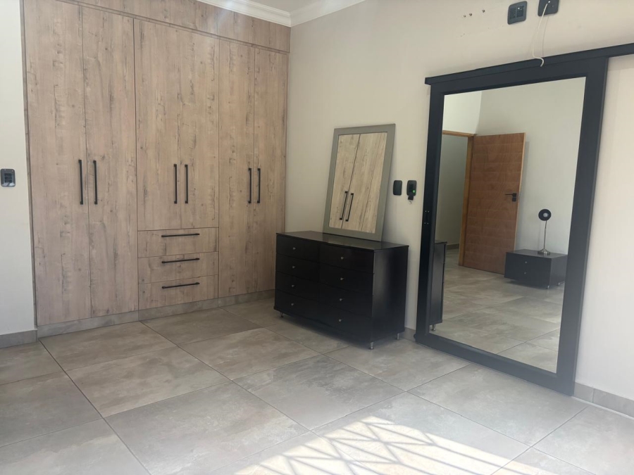 To Let 3 Bedroom Property for Rent in Waverley Gauteng