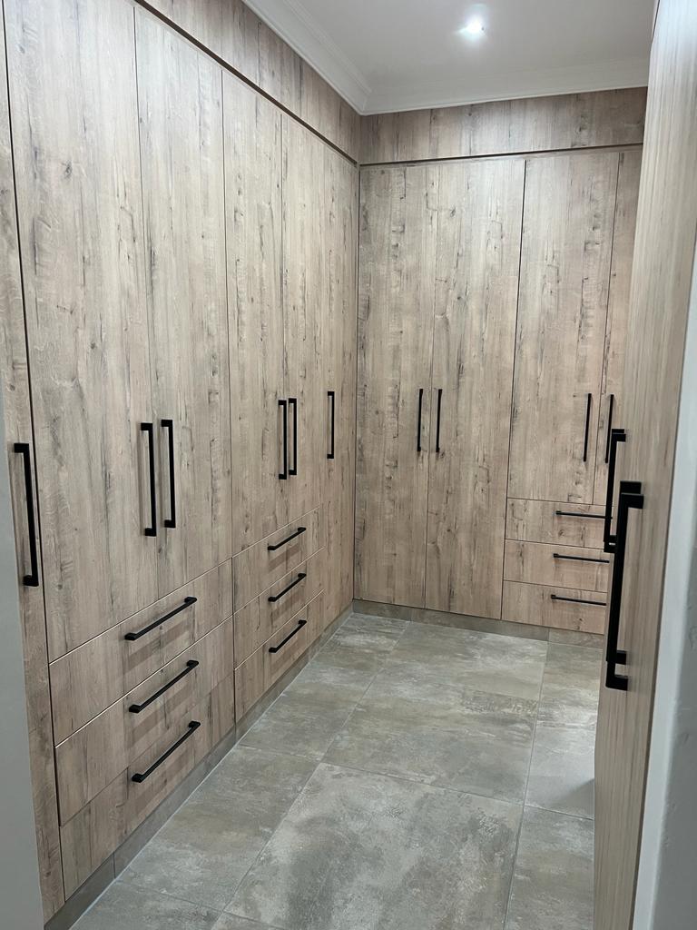 To Let 3 Bedroom Property for Rent in Waverley Gauteng