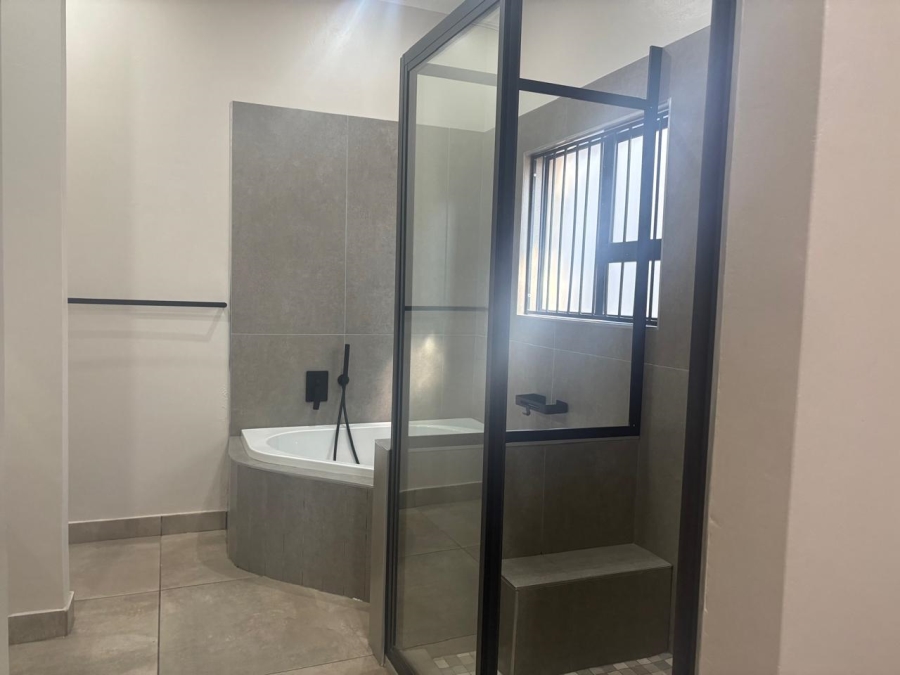 To Let 3 Bedroom Property for Rent in Waverley Gauteng