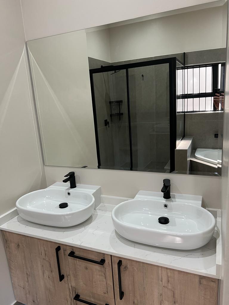 To Let 3 Bedroom Property for Rent in Waverley Gauteng
