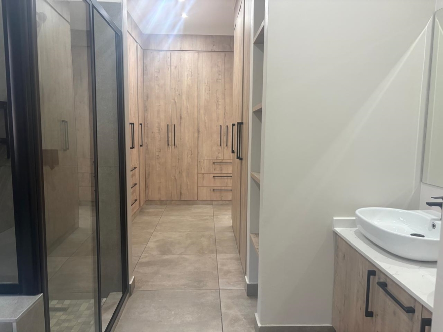 To Let 3 Bedroom Property for Rent in Waverley Gauteng