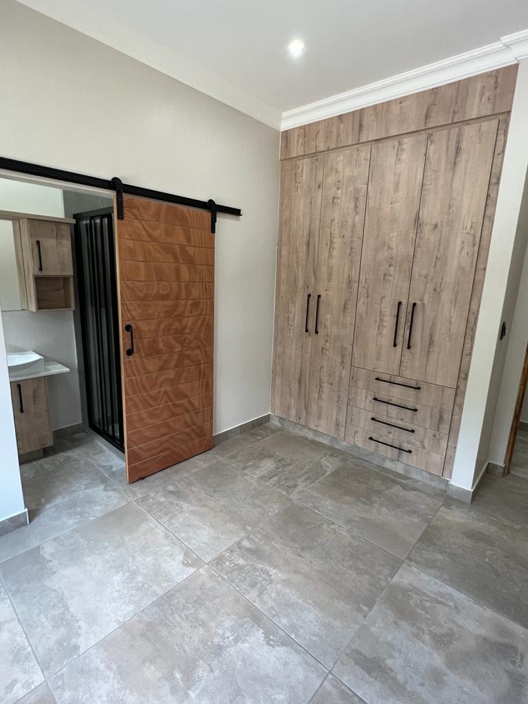 To Let 3 Bedroom Property for Rent in Waverley Gauteng