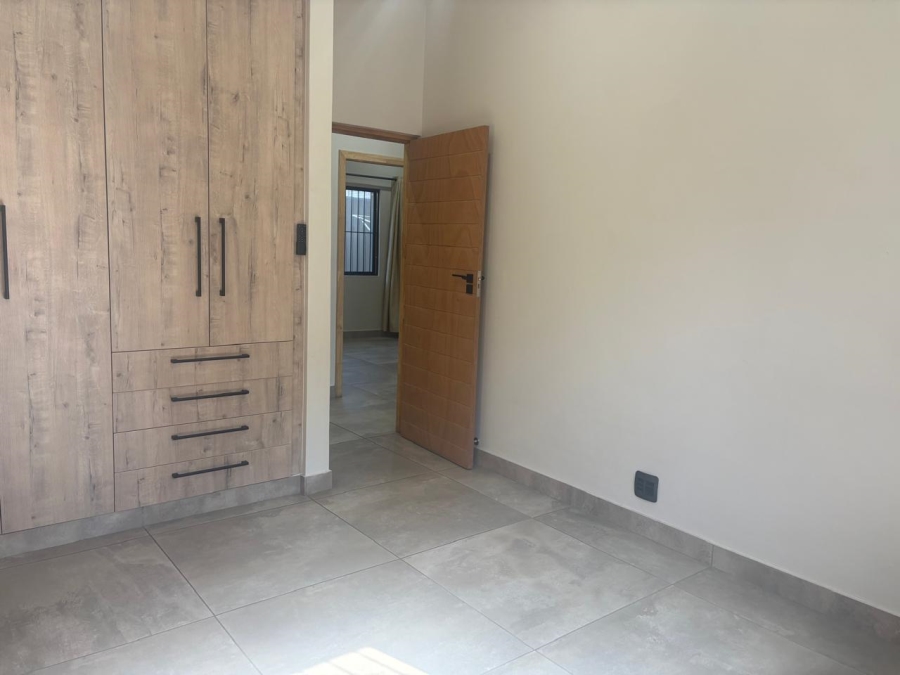 To Let 3 Bedroom Property for Rent in Waverley Gauteng