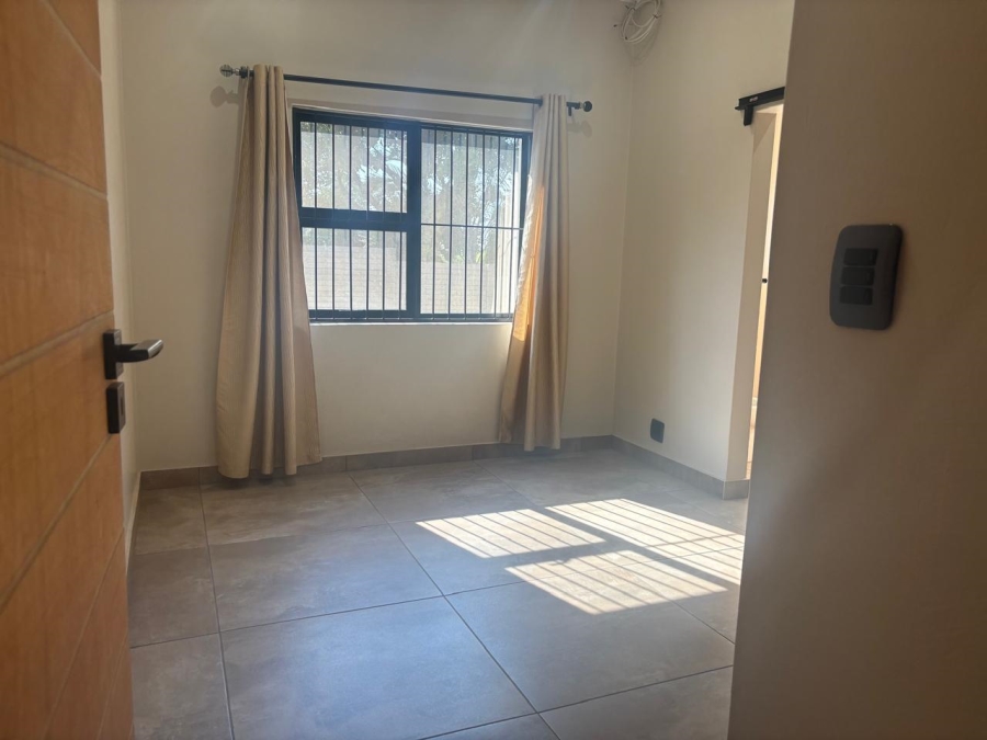 To Let 3 Bedroom Property for Rent in Waverley Gauteng
