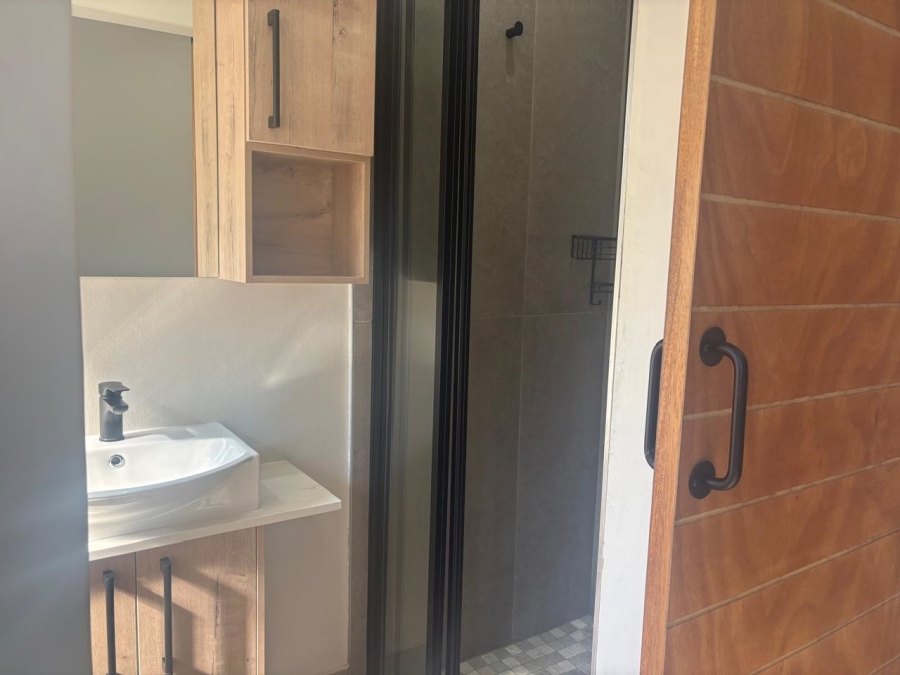 To Let 3 Bedroom Property for Rent in Waverley Gauteng