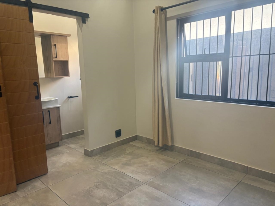 To Let 3 Bedroom Property for Rent in Waverley Gauteng
