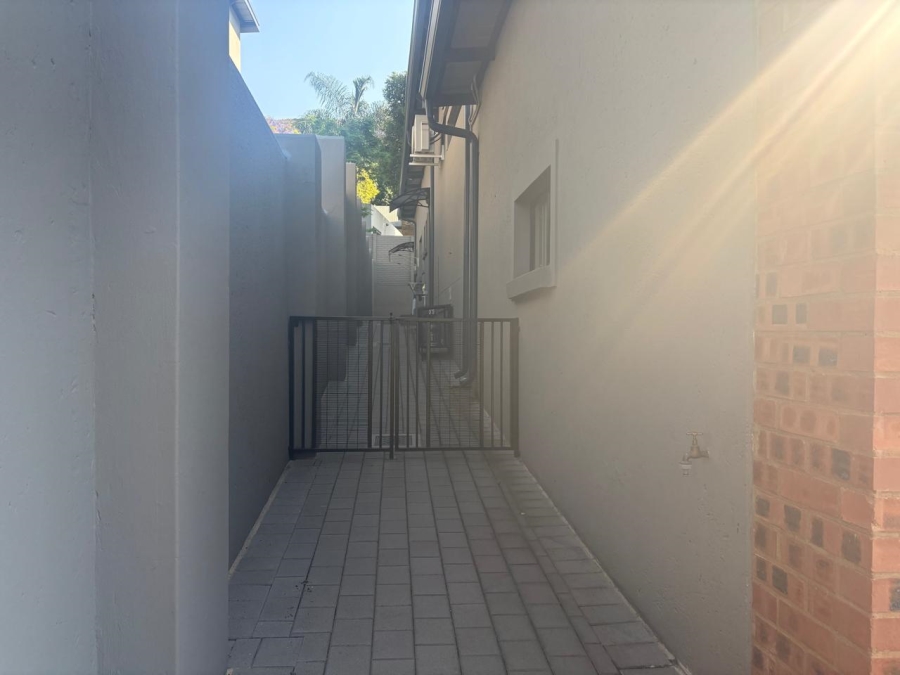 To Let 3 Bedroom Property for Rent in Waverley Gauteng