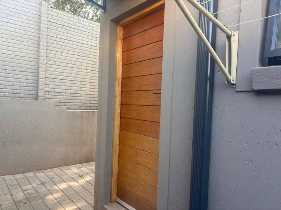 To Let 3 Bedroom Property for Rent in Waverley Gauteng
