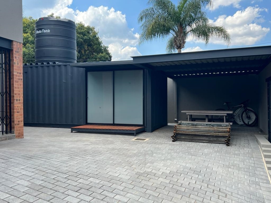 To Let 3 Bedroom Property for Rent in Waverley Gauteng