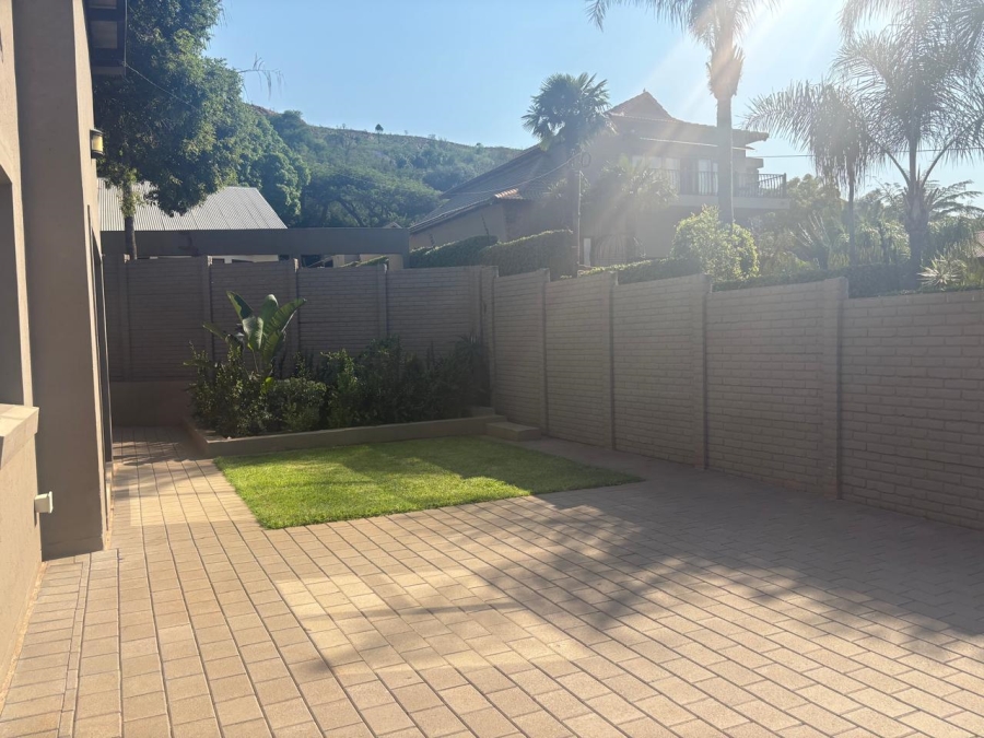 To Let 3 Bedroom Property for Rent in Waverley Gauteng