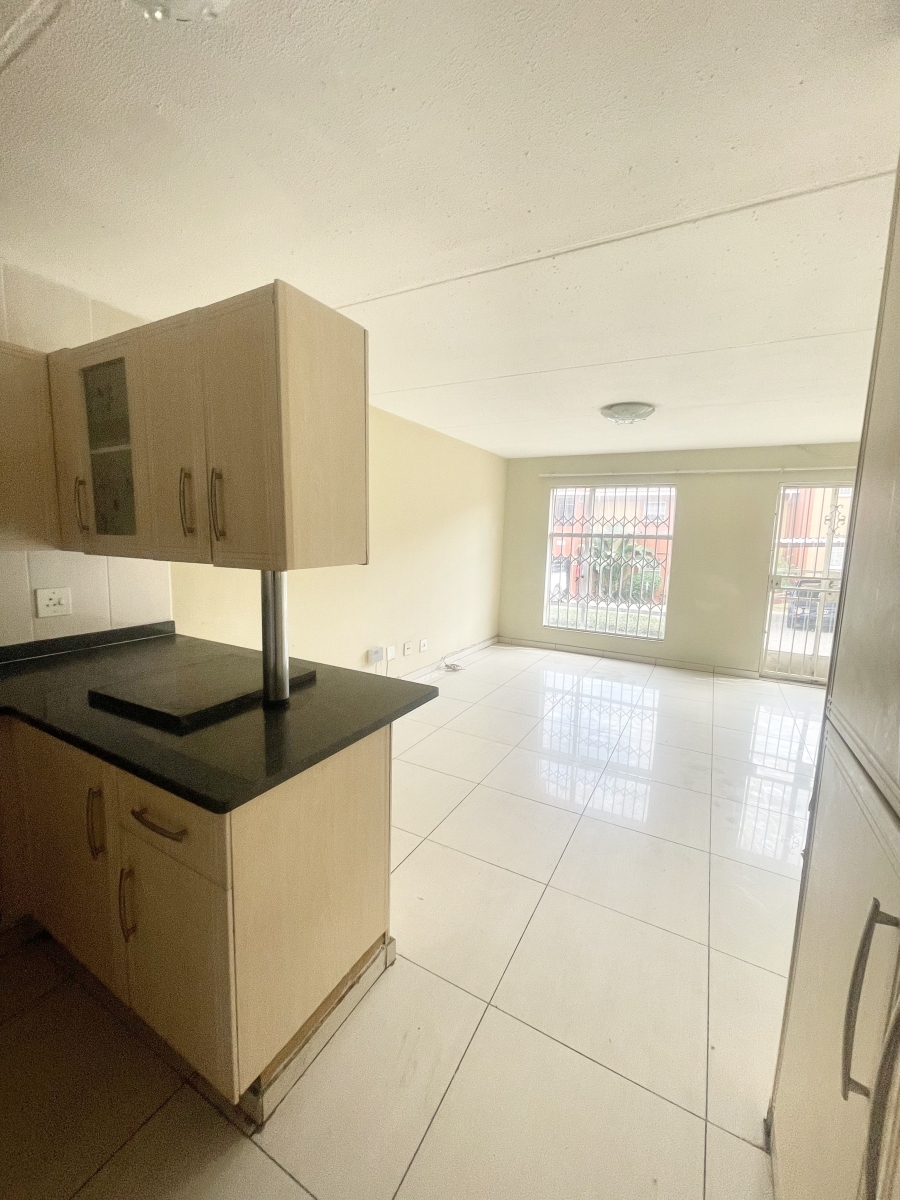 To Let 3 Bedroom Property for Rent in Weltevreden Park Gauteng