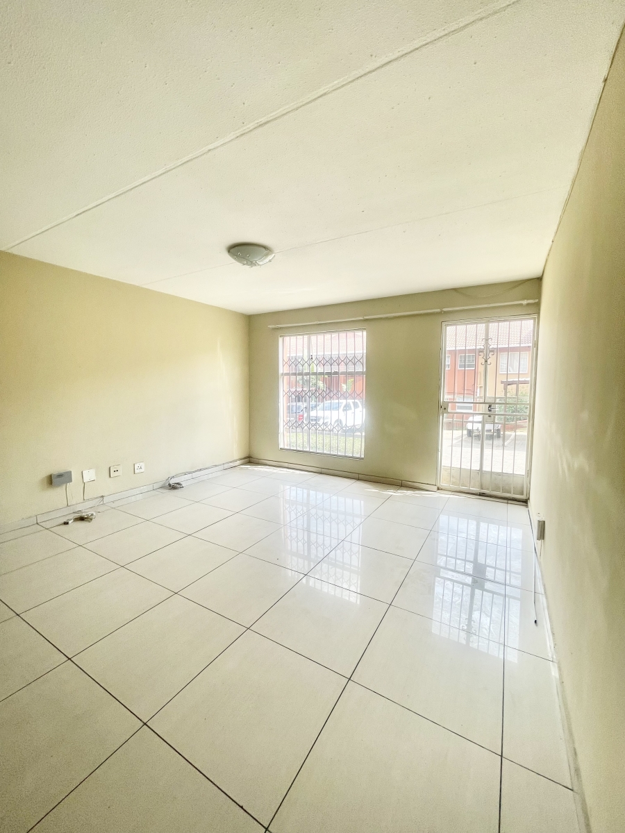 To Let 3 Bedroom Property for Rent in Weltevreden Park Gauteng