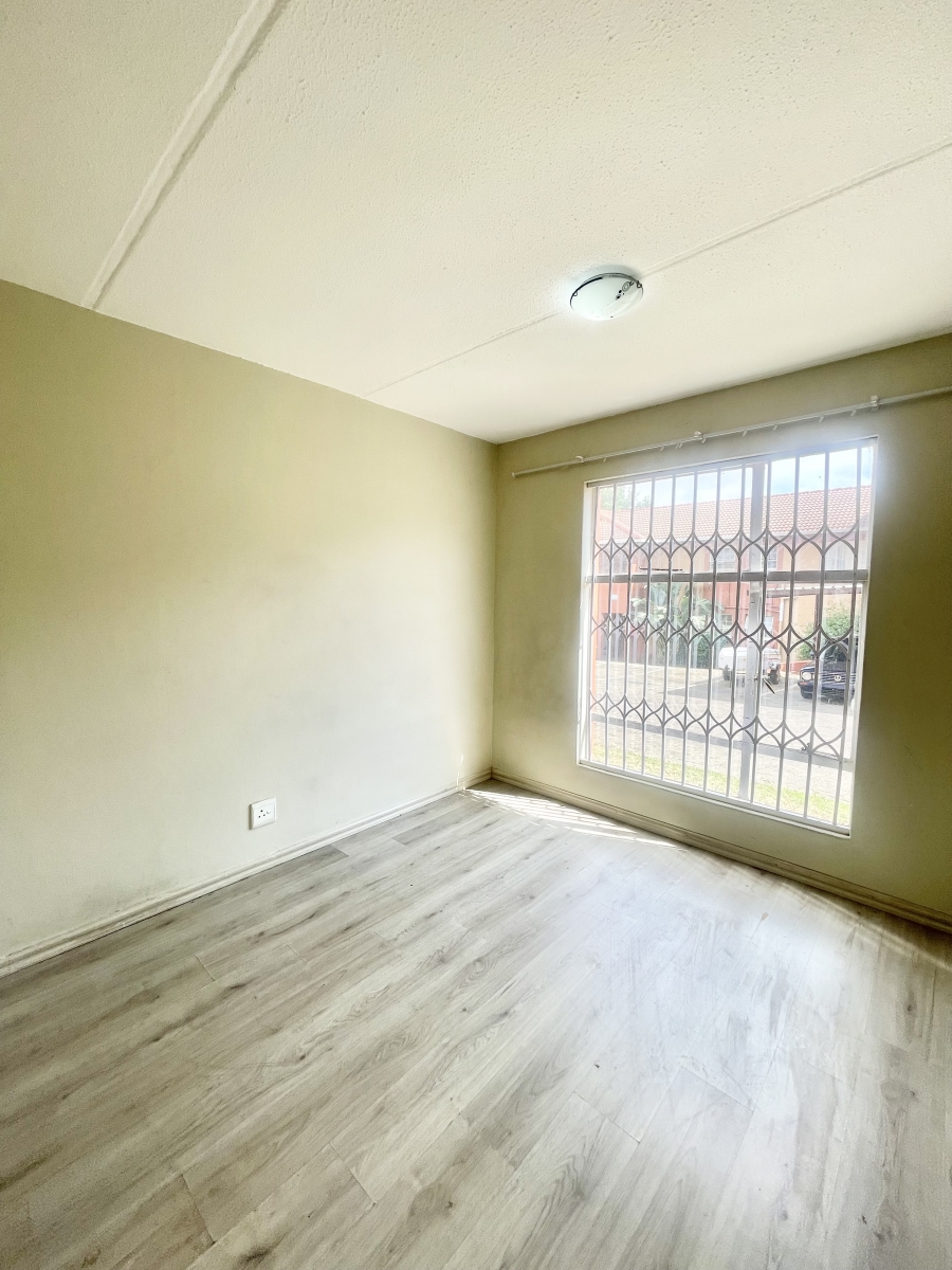To Let 3 Bedroom Property for Rent in Weltevreden Park Gauteng