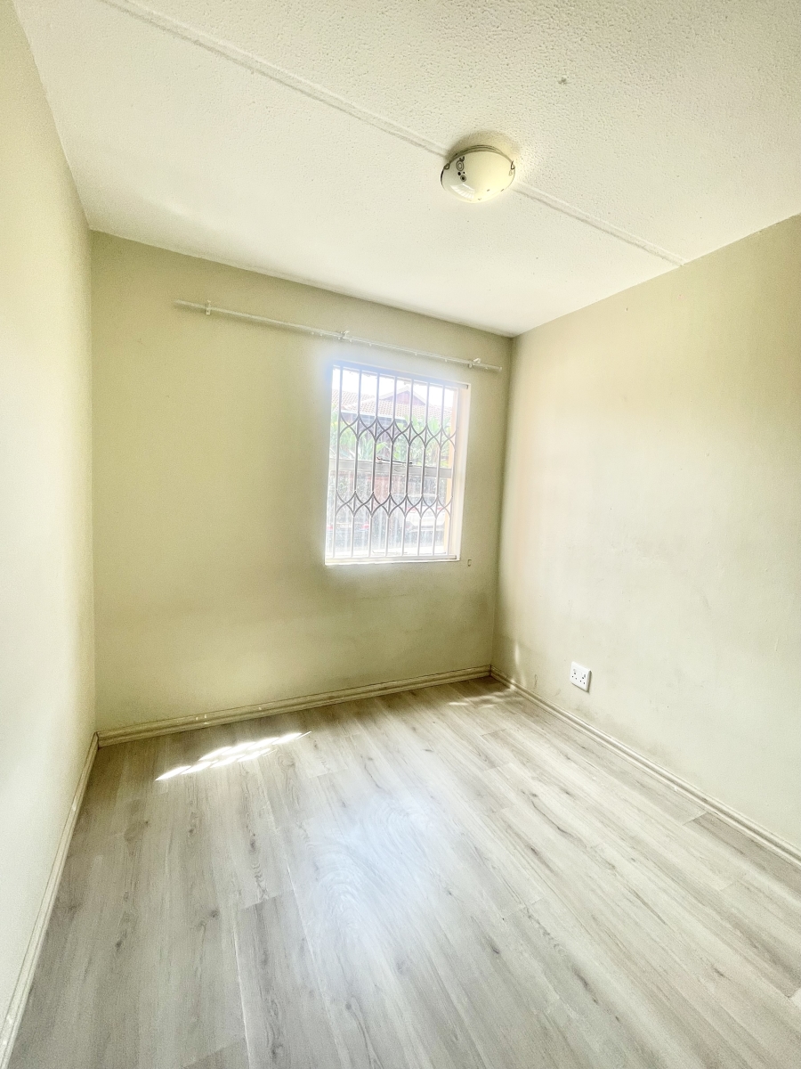 To Let 3 Bedroom Property for Rent in Weltevreden Park Gauteng