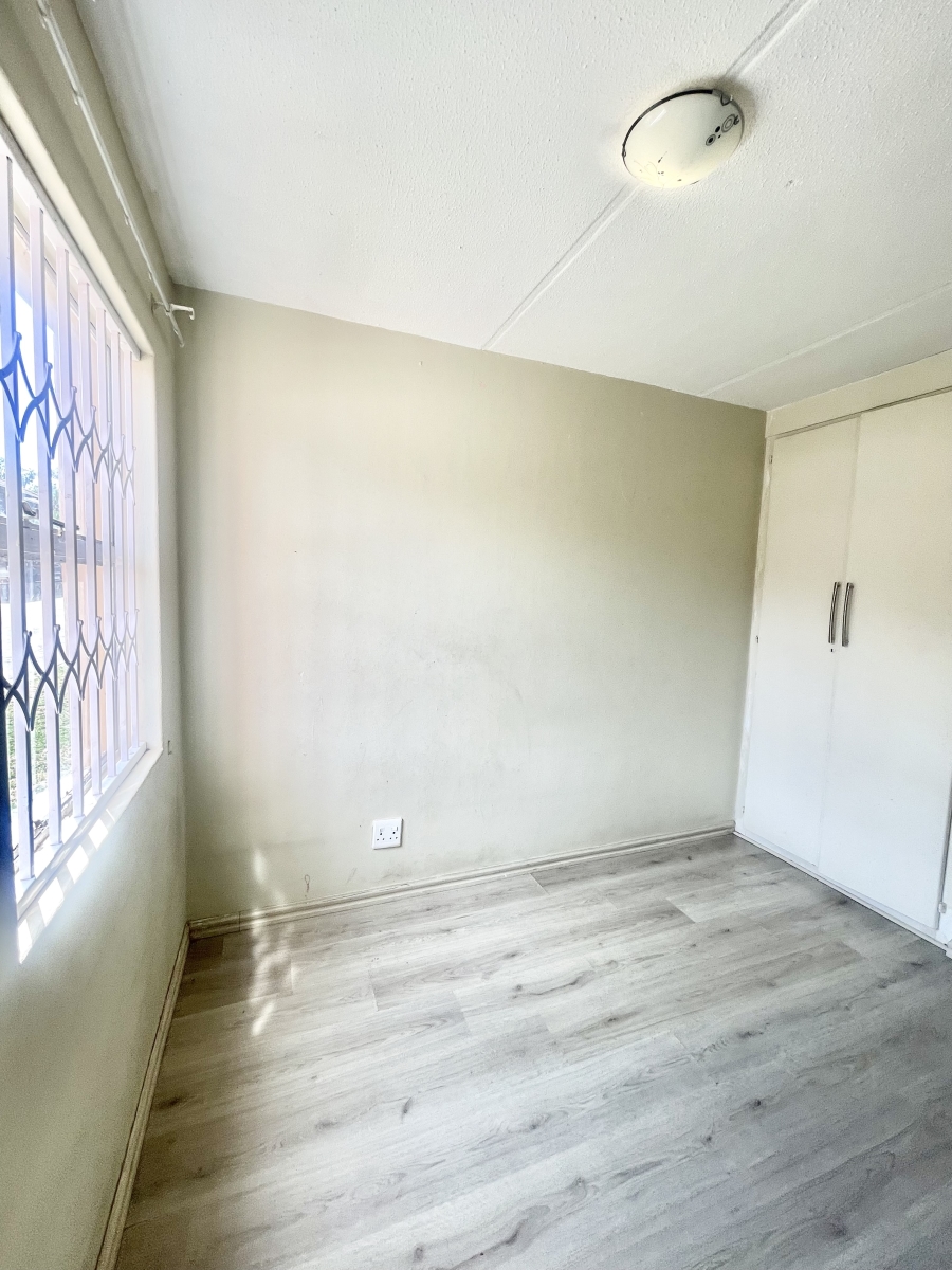 To Let 3 Bedroom Property for Rent in Weltevreden Park Gauteng
