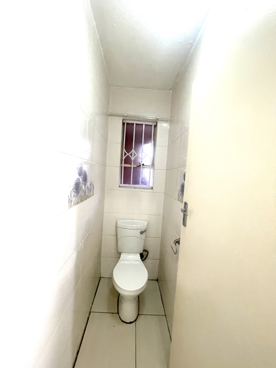 To Let 3 Bedroom Property for Rent in Weltevreden Park Gauteng