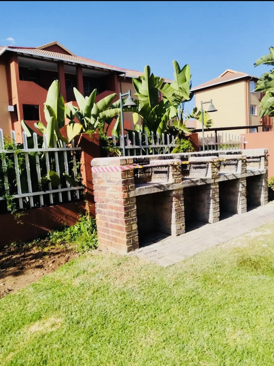 To Let 3 Bedroom Property for Rent in Weltevreden Park Gauteng